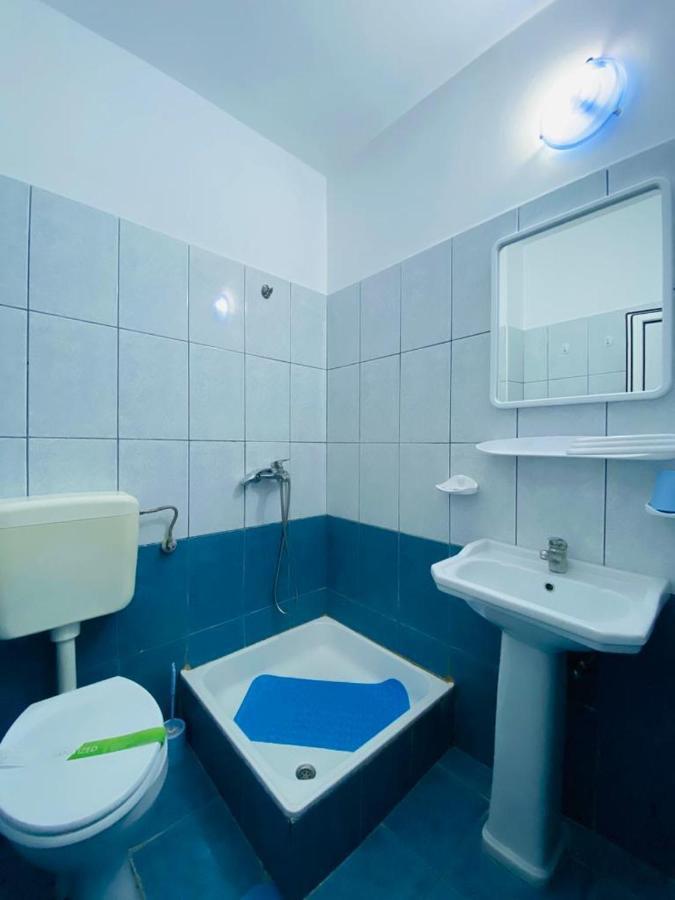 Pierre La Tarmul Marii -Primim Vouchere Vacanta Hostel Costinești Εξωτερικό φωτογραφία