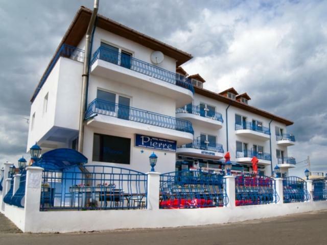 Pierre La Tarmul Marii -Primim Vouchere Vacanta Hostel Costinești Εξωτερικό φωτογραφία